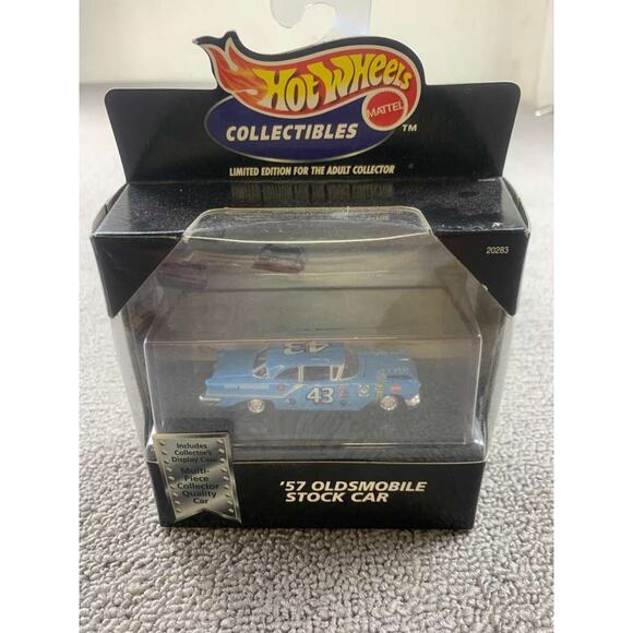 Hot Wheels Collectibles 57 Oldsmobile Stock Car No 43 1 64 Scale Display Case - Picture 4 of 6